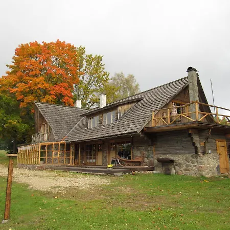 Casa de Férias Metsatu Valge Elevandi Puhkemaja *