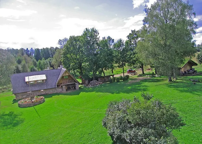 Metsatu Valge Elevandi Puhkemaja Отепя