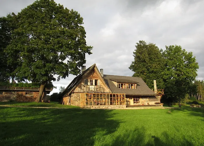 Metsatu Valge Elevandi Puhkemaja Отепя