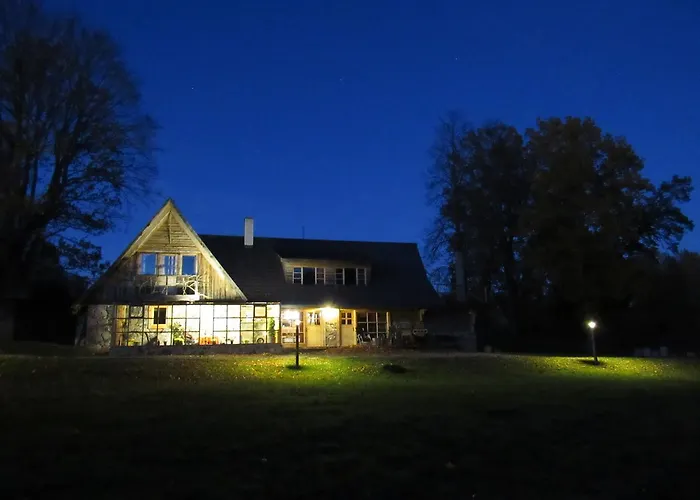 Metsatu Valge Elevandi Puhkemaja Дом отдыха Отепя