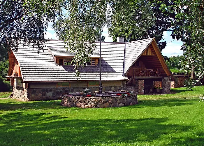 Metsatu Valge Elevandi Puhkemaja Дом отдыха *